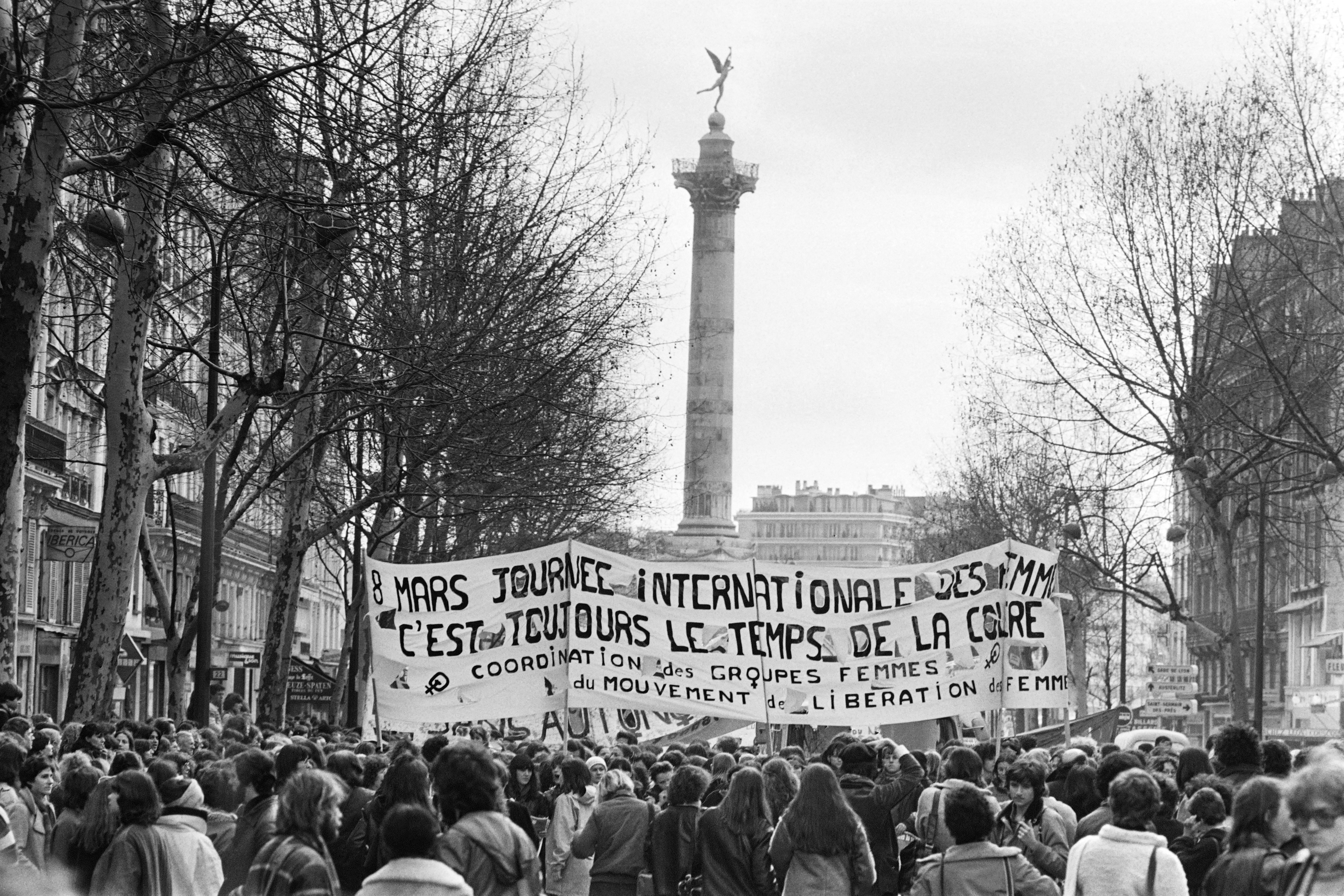 manifestation de femmes le 8 mars
