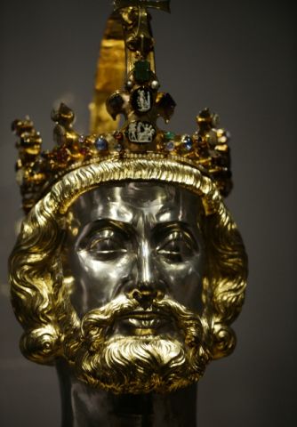 Bust of Charlemagne at Aachen cathedral, Germany - Patrik Stollarz - AFP