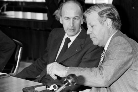 Valery Giscard d'Estaing (L) and Helmut (1976) - AFP