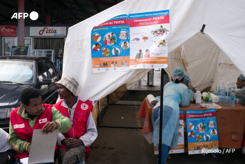 Red Cross checkpoint in plague-stricken Madagascar, 2017 - Rijasolo - AFP