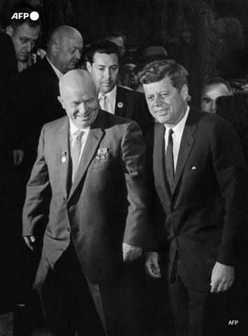Vienne, 3 juin 1961, première rencontre, John F. Kennedy et Nikita Khrouchtchev Interfoto/AFP