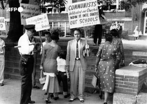 Manifestation contre l'intégration scolaire des Noirs (Nashville, 1957) - UPI/AFP