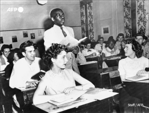 Premier Noir intégré dans une école à Washington (1954) - AFP