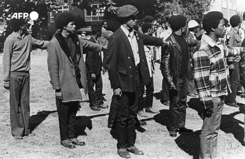 Black Panthers en formation militaire (Oakland, 1969) - AFP