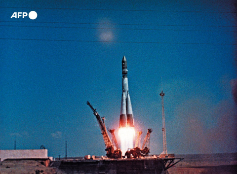 Le vaisseau Vostok-1 décolle du centre spatial de Baïkonour le 12 avril 1961 avec le cosmonaute soviétique Youri Gagarine à bord pour le premier voyage habité dans l'espace - AFP