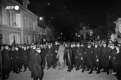 La police protège le palais de justice de Troyes le 20 janvier 1977 - AFP