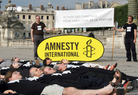 Manifestation d'Amnesty International contre la torture et la peine de mort, le 2 juillet 2009 à Paris - Emilien Cancet - AFP