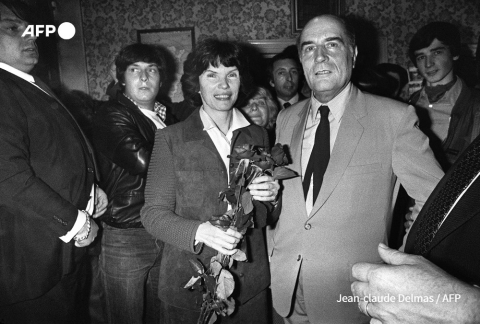 François Mitterrand au soir du 10 mai 1981 avec sa femme à Château-Chinon Jean-Claude Delmas - AFP