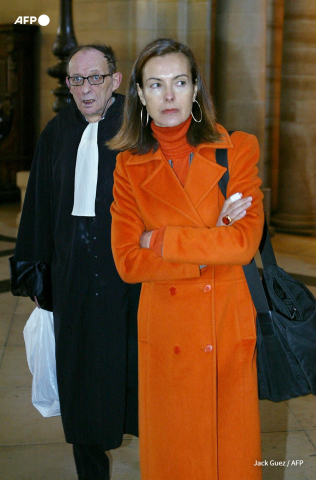 Carole Bouquet le 26 janvier 2005 à Paris lors du procès des écoutes de l'Elysée - AFP