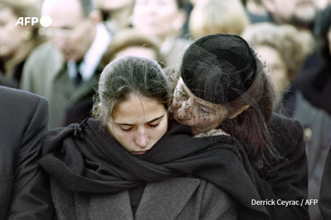 Mazarine et Anne Pingeot aux obsèques de François Mitterrand, le 11 janvier 1996 à Jarnac DERRICK CEYRAC - AFP