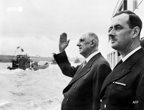 Charles de Gaulle et son fils Philippe en Allemagne en 1962. - AFP