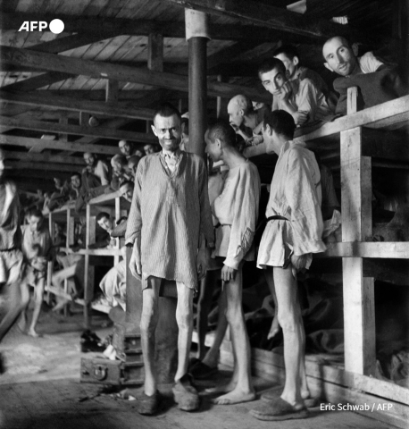 Photo de déportés du camp de Buchenwald prise en avril 1945 Eric Schwab - AFP