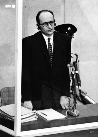 Adolf Eichmann témoigne lors de son procès en Israël, le 11 avril 1961 - AFP