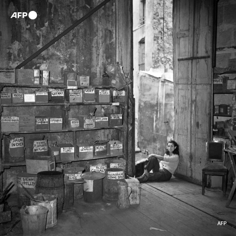 Françoise Gilot dans l'atelier de Picasso en 1953 - AFP