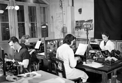 Salle des transmissions radiotélégraphiques à Havas à Paris en 1939 - AFP