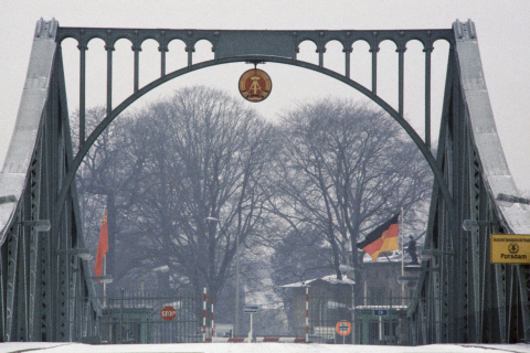 Le pont de Glienicke, ou pont des espions, en 1986 - Daniel Janin - AFP