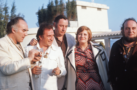 Marco Ferreri(D) entouré de ses acteurs de La grande bouffe (de G à D) Michel Piccoli, Philippe Noiret, Ugo Tognazzi et Andréa Ferréol - AFP