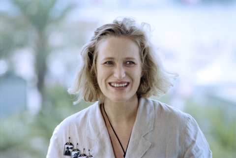 La réalisatrice néo-zélandaise Jane Campion pose à Cannes après la présentation de son film La leçon de piano, le 17 mai 1993 GERARD JULIEN - AFP