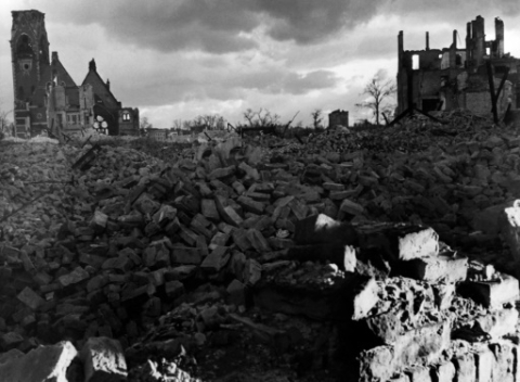 Berlin en ruines en décembre 1948 - Jean Manzon - AFP