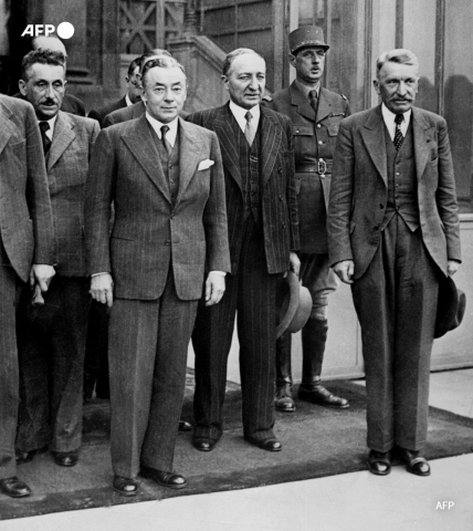 Le président du conseil Paul Reynaud et des ministres en juin 1940 à Paris - AFP