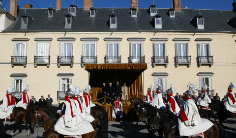Parade de gardes royaux devant le palais du Pardo - AFP